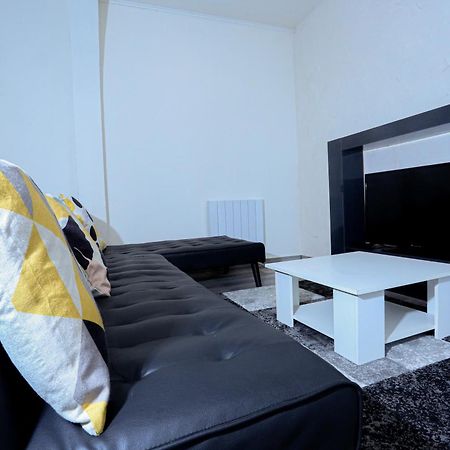 Elegant Appartement Bord De Seine Монтро-фот-Йон Екстериор снимка