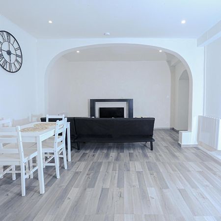 Elegant Appartement Bord De Seine Монтро-фот-Йон Екстериор снимка