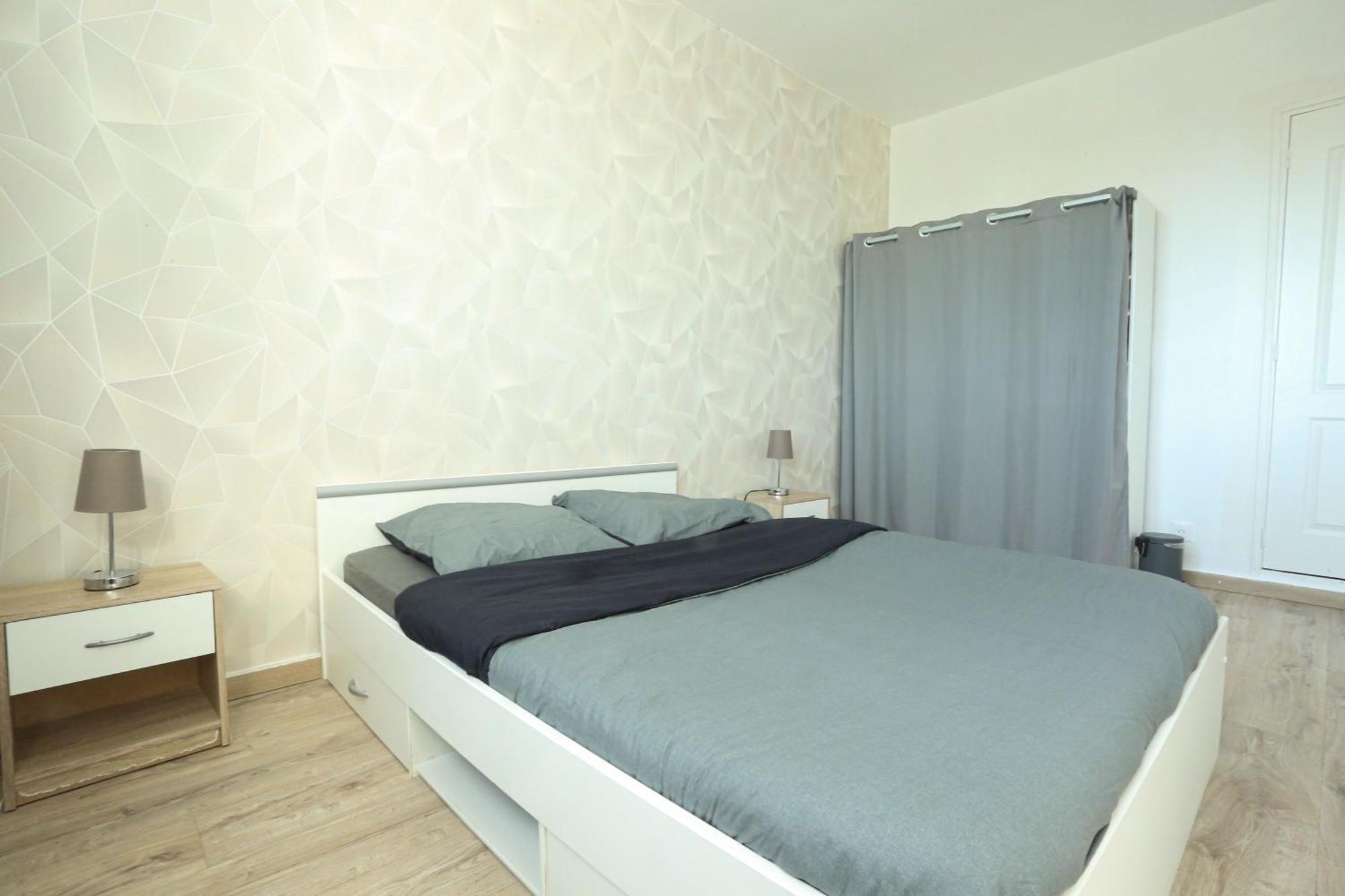 Elegant Appartement Bord De Seine Монтро-фот-Йон Екстериор снимка